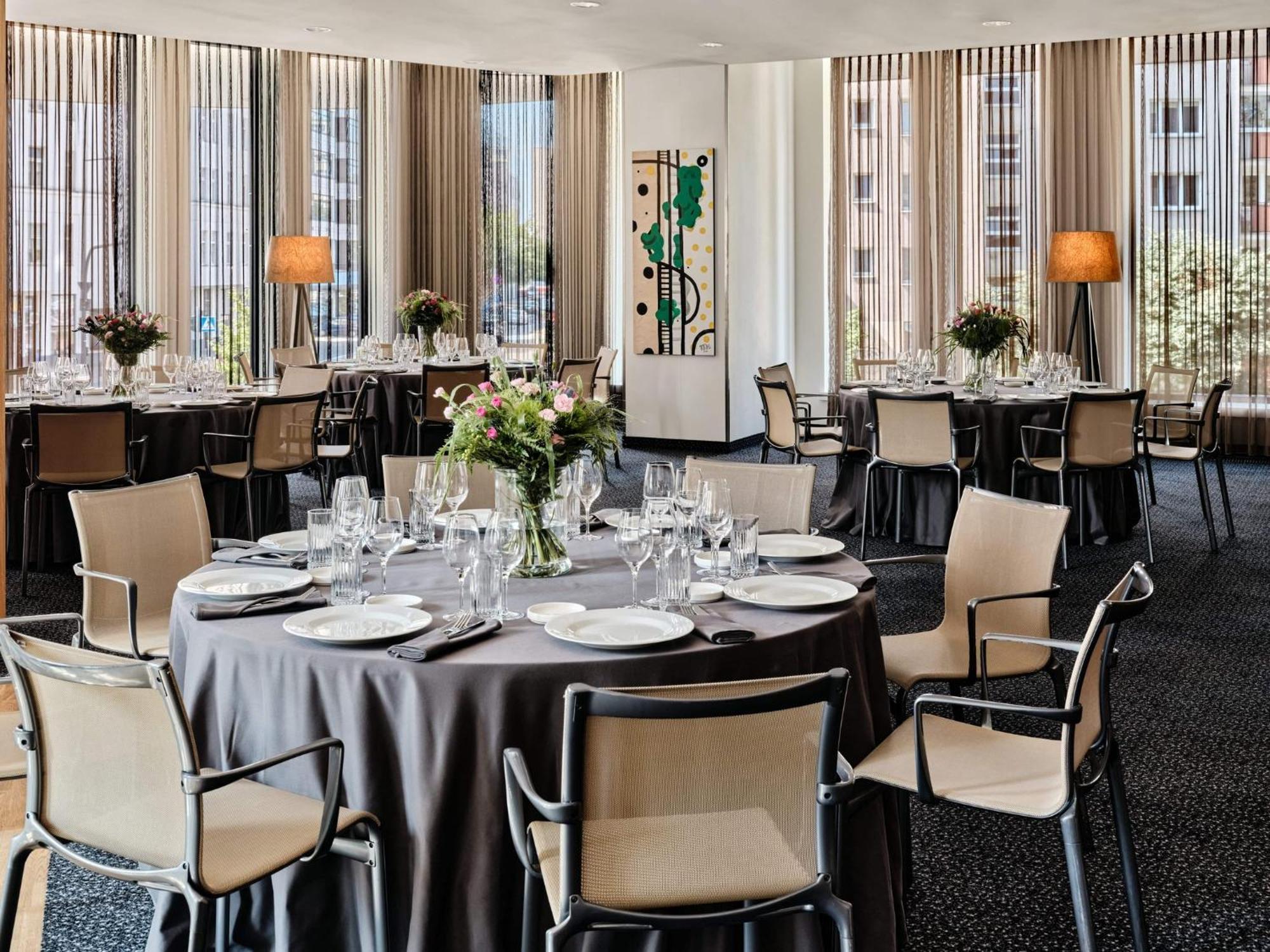 Holiday Inn - Warsaw City Centre By Ihg Exterior photo